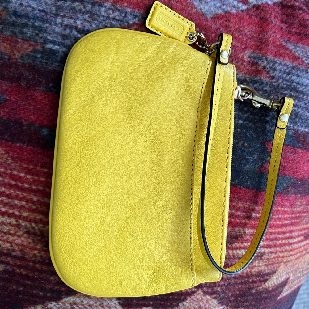 Beautiful yellow coin purse from coach
